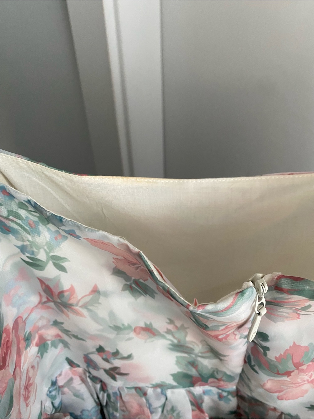 Selkie Floral Puff-Sleeve Midi Dress in Pale Pink and Sage - Picture 2 of 8